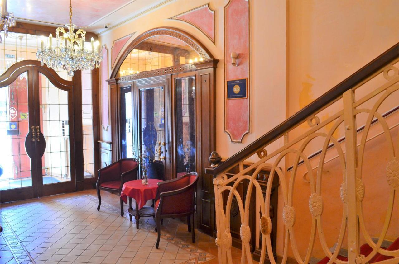 Hotel Renesance Krasna Kralovna Karlovy Vary Dış mekan fotoğraf