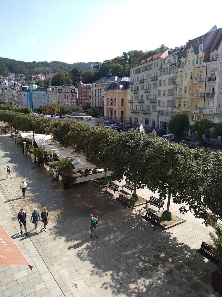 Hotel Renesance Krasna Kralovna Karlovy Vary Dış mekan fotoğraf