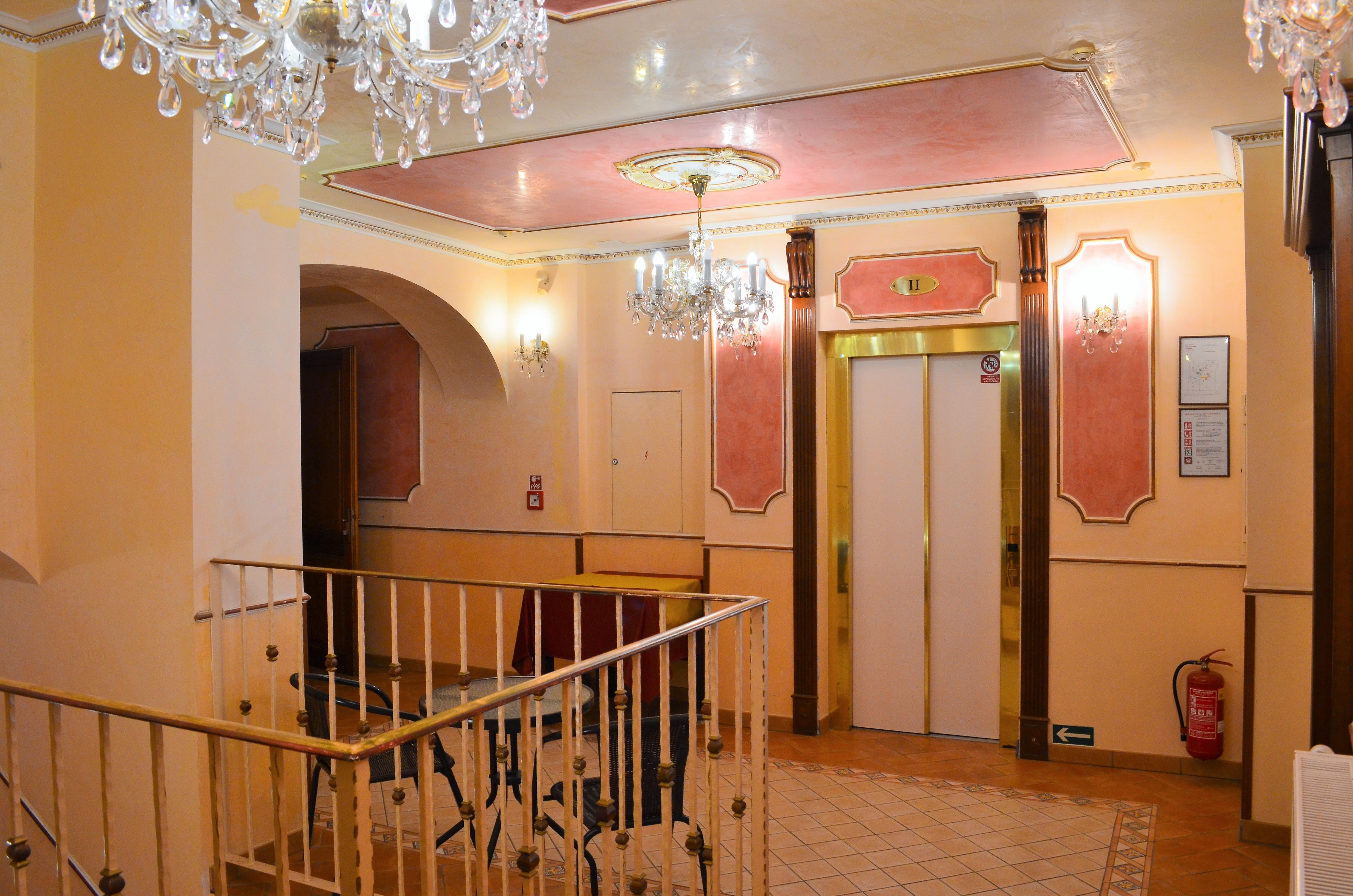 Hotel Renesance Krasna Kralovna Karlovy Vary Dış mekan fotoğraf